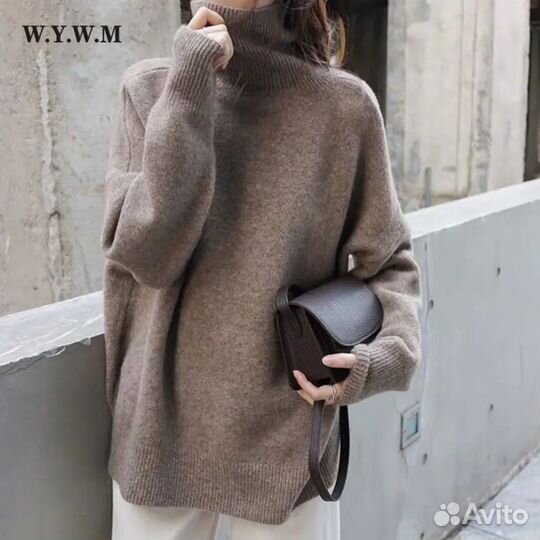 Свитер с высоким горлом