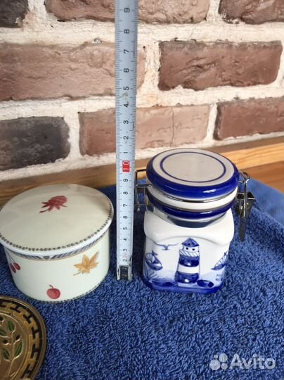 Шкатулка, банка,держатели цветка, тарели Германия