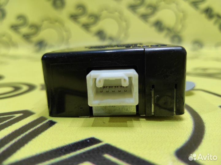 Блок управления дверьми Toyota Corolla Fielder