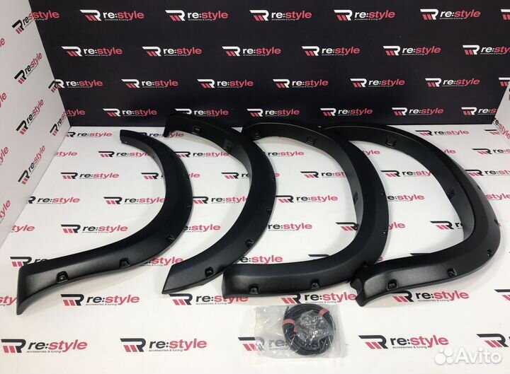 Фендера Toyota Tundra 2007-2013