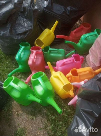 Лейки садовые от 5 л до 12 л