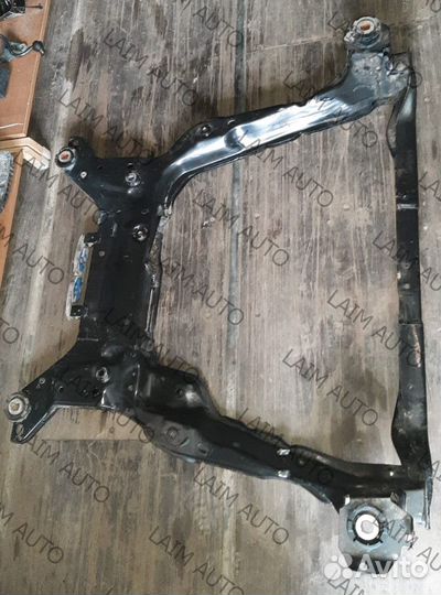 Подрамник передней подвески 31406333