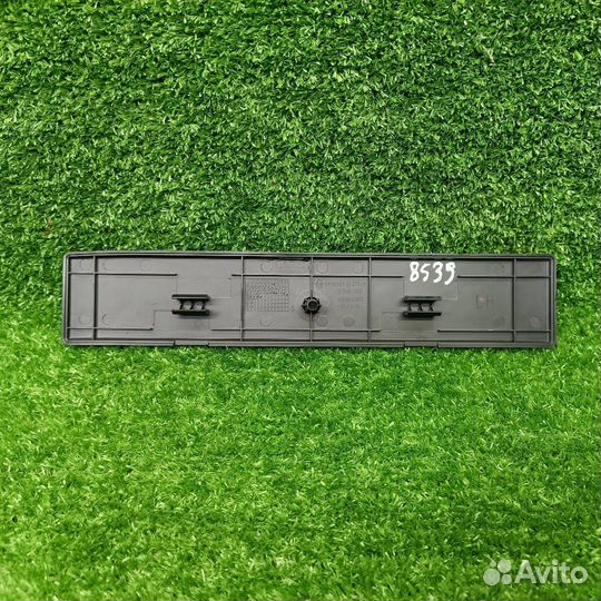 Накладка внутренняя на порог задняя левая