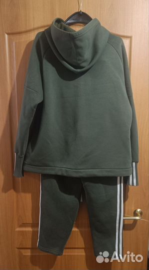 Спортивный костюм женский