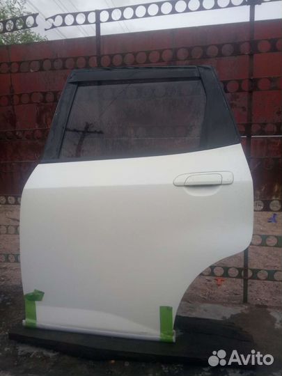 Дверь Honda fit