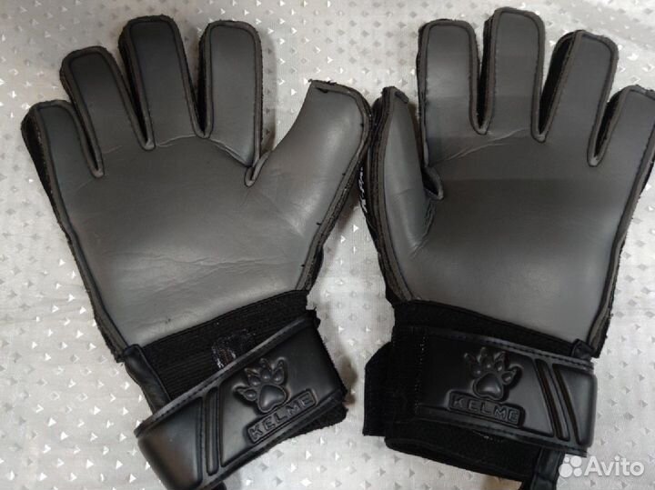Новые перчатки футбольные на 5-6 лет