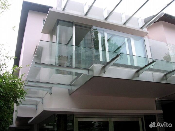 Стеклянный козырек от производителя