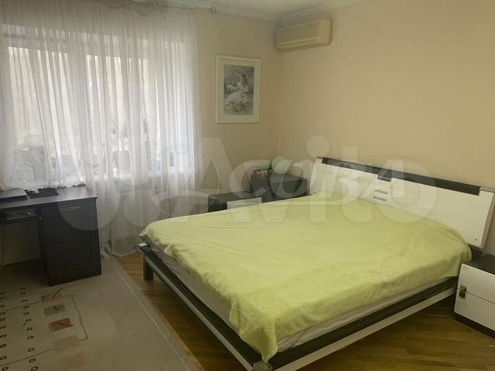 3-к. квартира, 111 м², 3/12 эт.