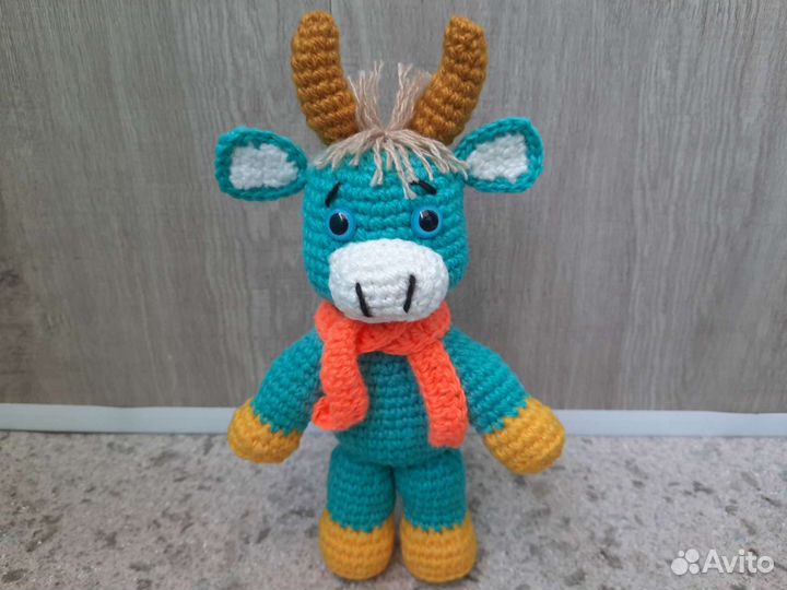 Игрушка амигуруми бычок