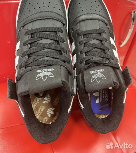 Кроссовки Adidas