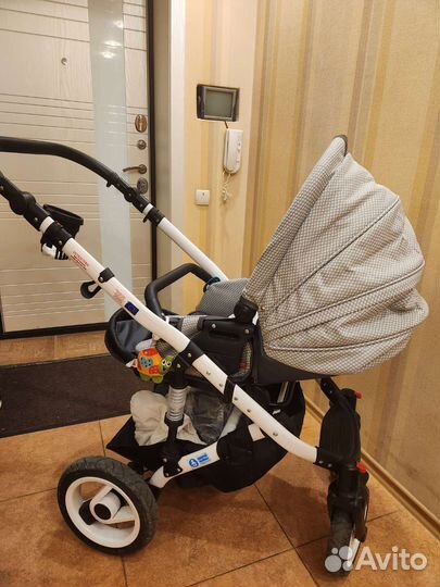 Прогулочная коляска 2 в 1