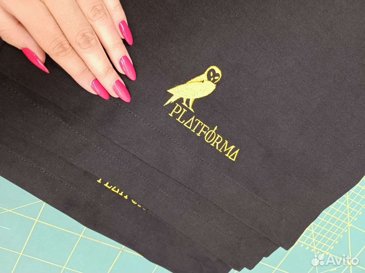 Салфетка на стол с вышивкой