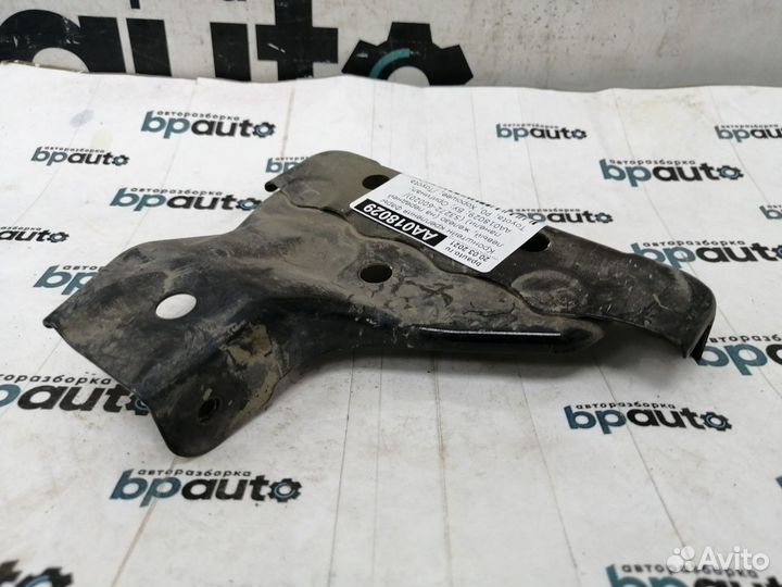 Кронштейн крепления фары левый железо на передней