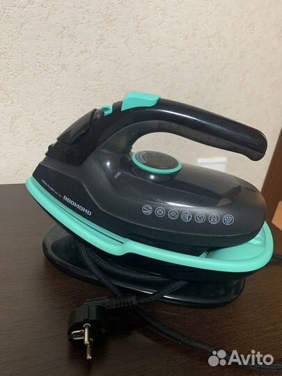 Утюг с парогенератором redmond
