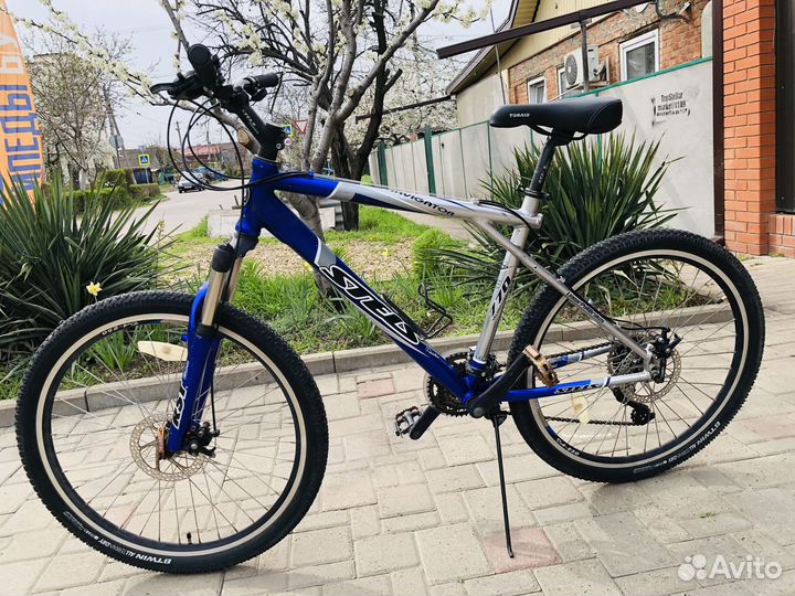 Дорожный велосипед Stels Navigator 770