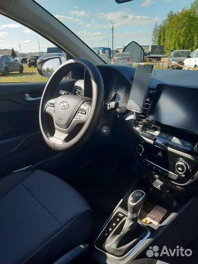 Водитель с личным легковым автомобилем