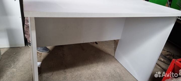 Стол письменный офисный