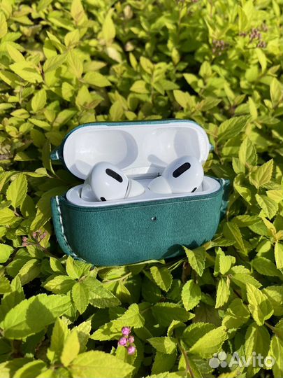Чехол для AirPods из итальянской кожи