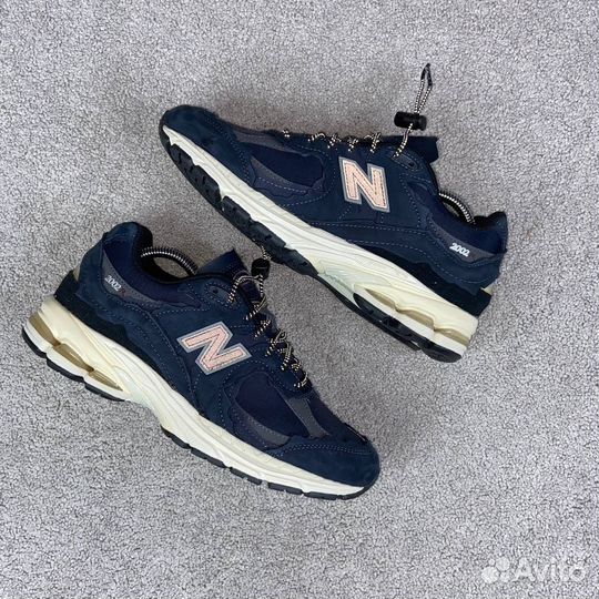 Оригинальные кроссовки New Balance 2002R 8.5US