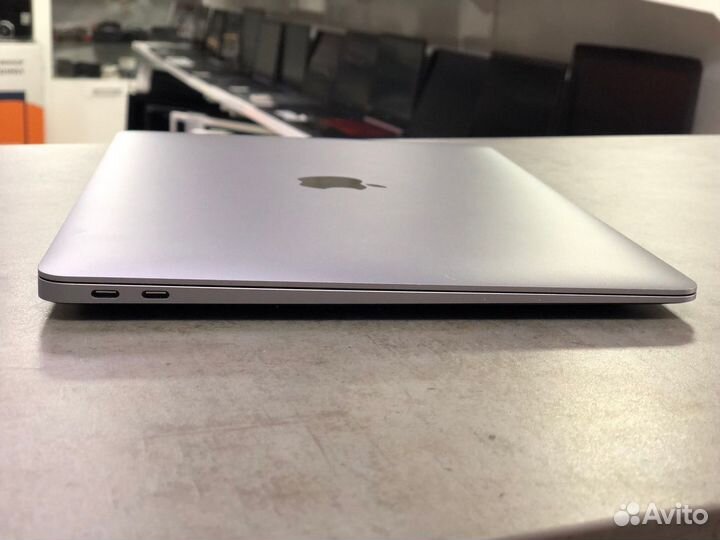 Macbook Air Space Grey 13.3 M1/8GB/256 GB SSD