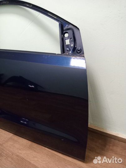 Дверь боковая передняя правая Volkswagen Polo