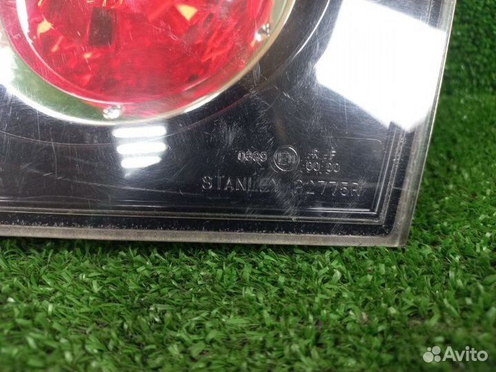 Фонарь задний правый Mazda Mazda3 BK Z6 2009