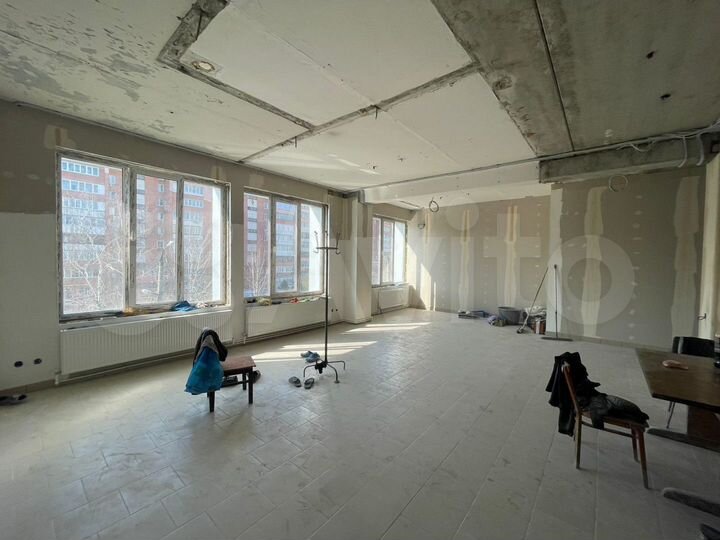 Офис с новым ремонтом и парковкой, 1118 м²