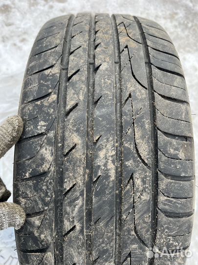 Three-A P606 215/45 R16