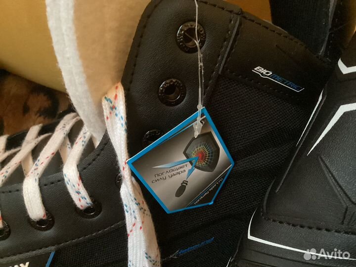 Коньки хоккейные