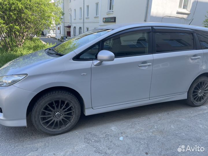Toyota Wish, 2009