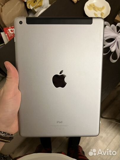 iPad 6 поколения 2018г 32gb wifi +cellular sim