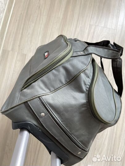 Сумка дорожная на колесах с выдвижной ручкой