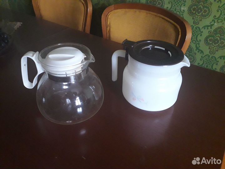 Столовые приборы. Разные чайники, кружки