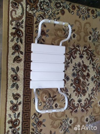 Сиденье на ванну