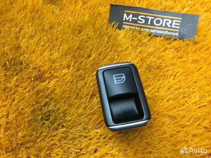 Кнопка стеклоподъемника задняя левая Mercedes-Benz