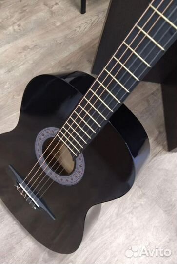 Классическая гитара на подарок
