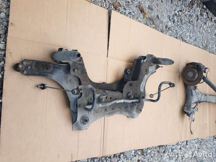 Балка передняя задняя Renault megane III