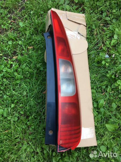 Задний правый стопарь на Mitsubishi Colt