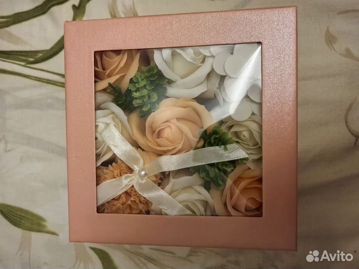 Подарочный набор из мыльных роз