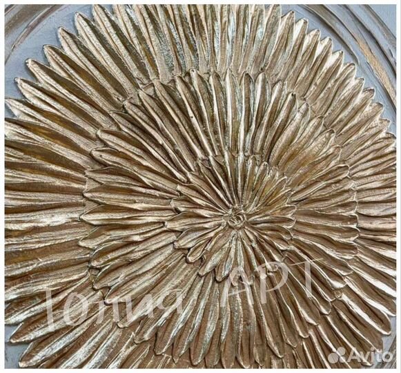 Картина в спальню с золотом на холсте