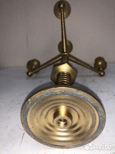 Канделябр 4рожка.Бронза27,5х22см.Отличное состоян