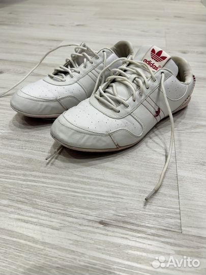 Кроссовки женскте adidas р.39
