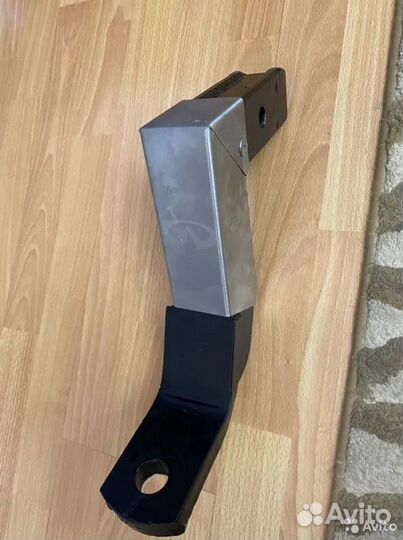 Фаркоп для Infiniti QX56, QX80