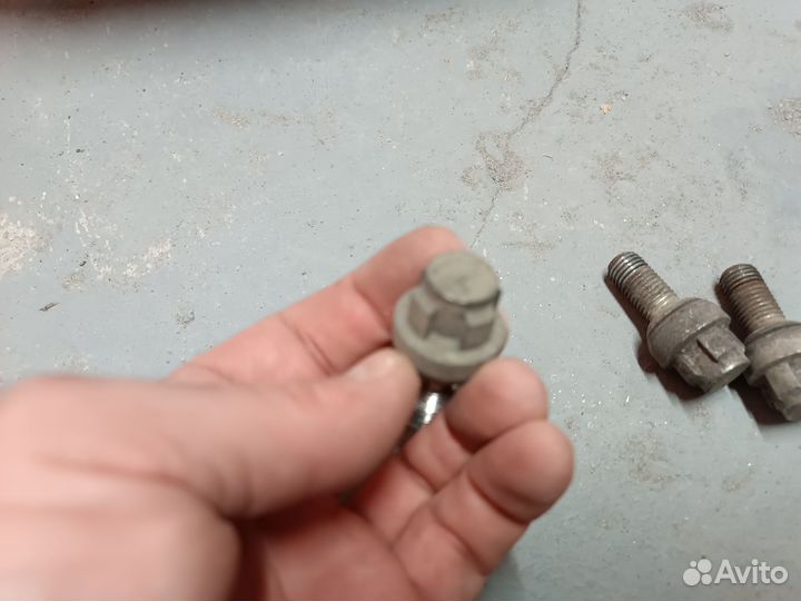 Болты секретки для литых дисков