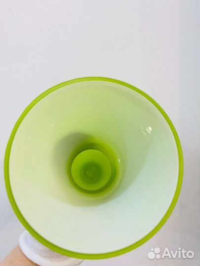 Ваза двухслойное молочное стекло