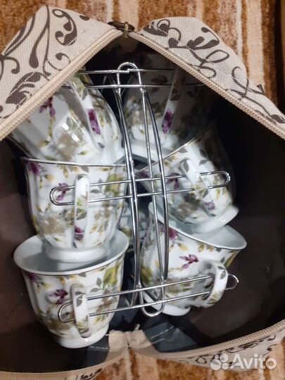 Фарфоровый чайный набор(на держателе),13 предметов