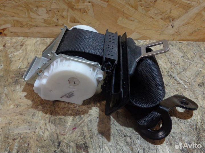 Ремень безопасности Mercedes-Benz C-Class W204