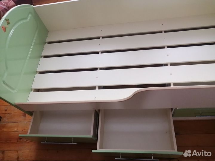 Продам кровать 90*180