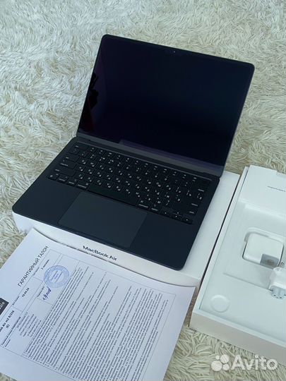 Macbook air 13 m2 8 256