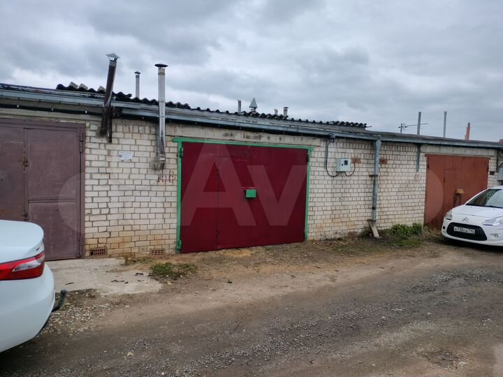 Гараж, > 30 м²